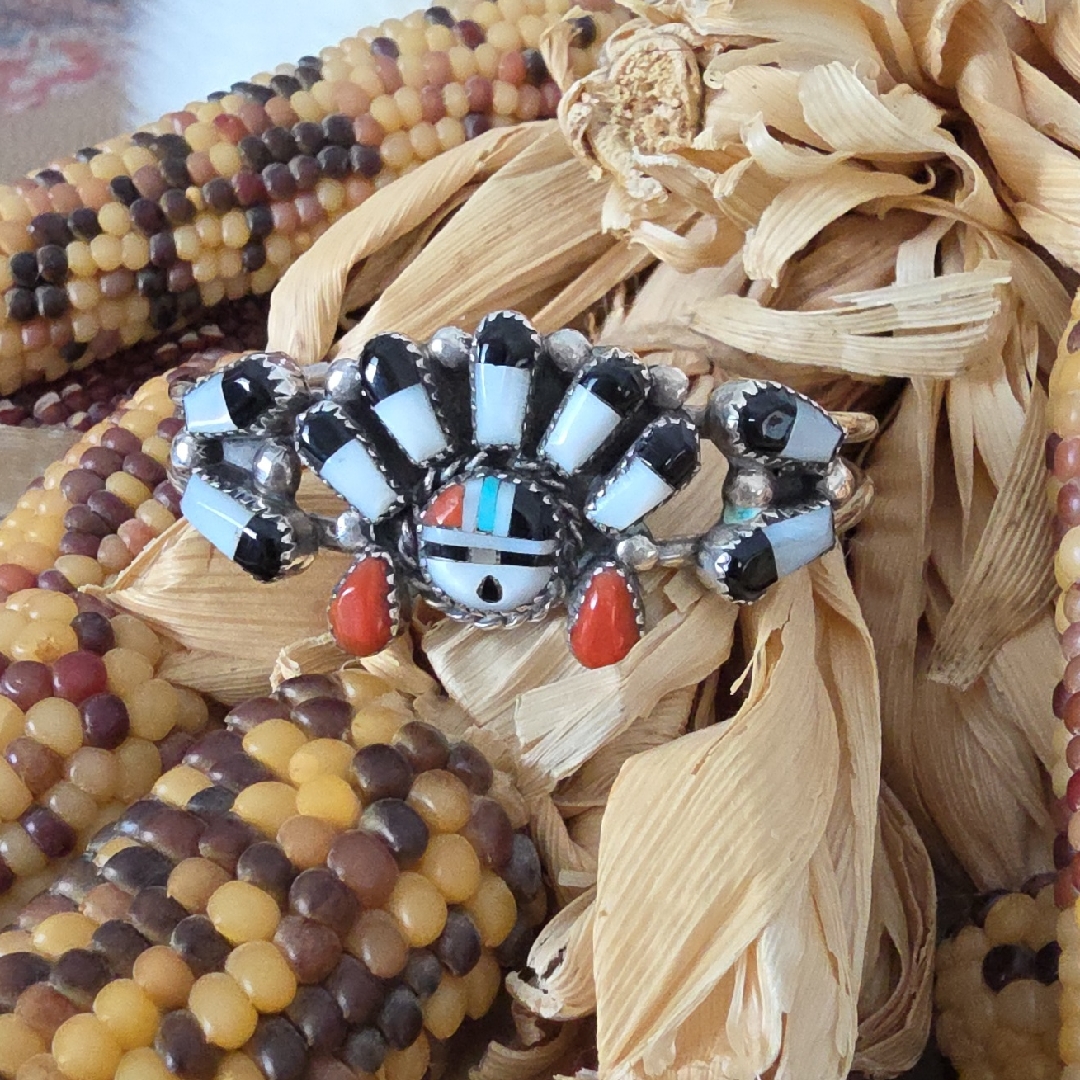 Amazing Vintage Native American Zuni Gemstone Inlaid Bracelet
